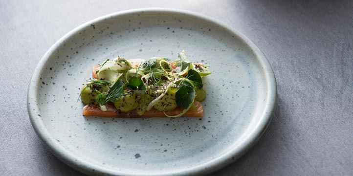 Billede af en ret med laks hos restaurant Koefoed